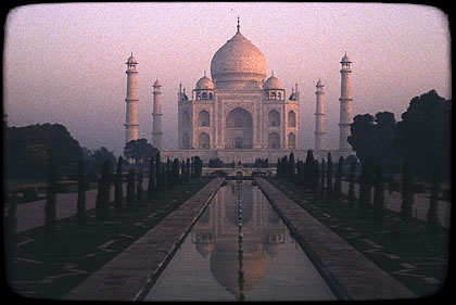 Taj Mahal - Shah Jahan momument of Love for Mumtazz.